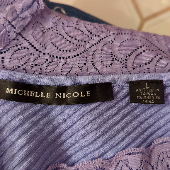 'Michelle Nicole' lilac sleeveless knit top. Size L. Lace shoulder straps. - Picture 2 of 4